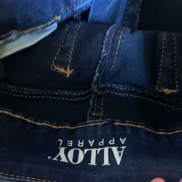 Alloy Jeans - Picture 9 of 9